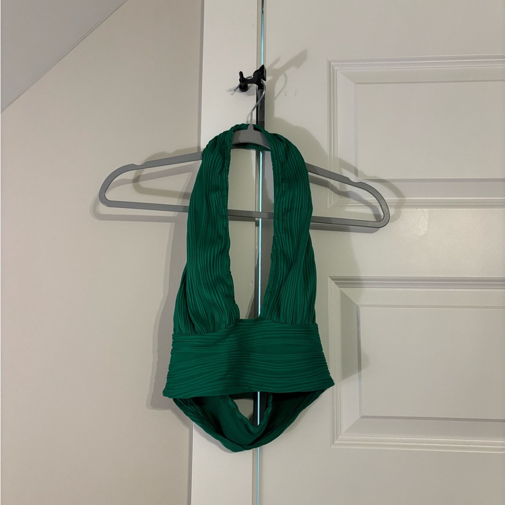 SHEIN Emerald Pleated Halter Top